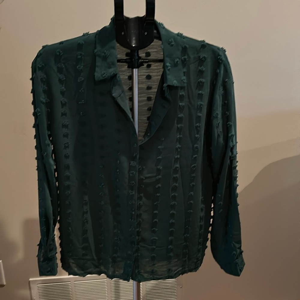 Women’s blouse size M green. Excellent condition